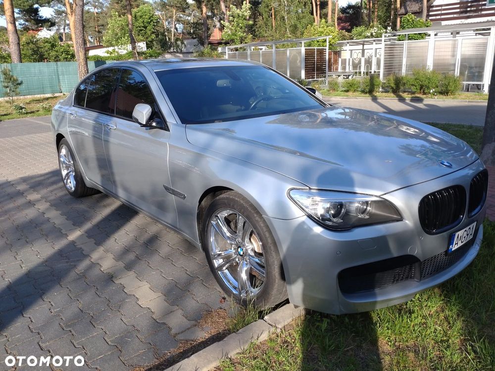 BMW Seria 7 740i - 5