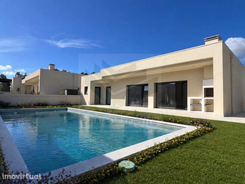 Ampla Moradia T4 em Azeitão: 72m² Open Space, 3 Suítes - Grande imagem: 3/32