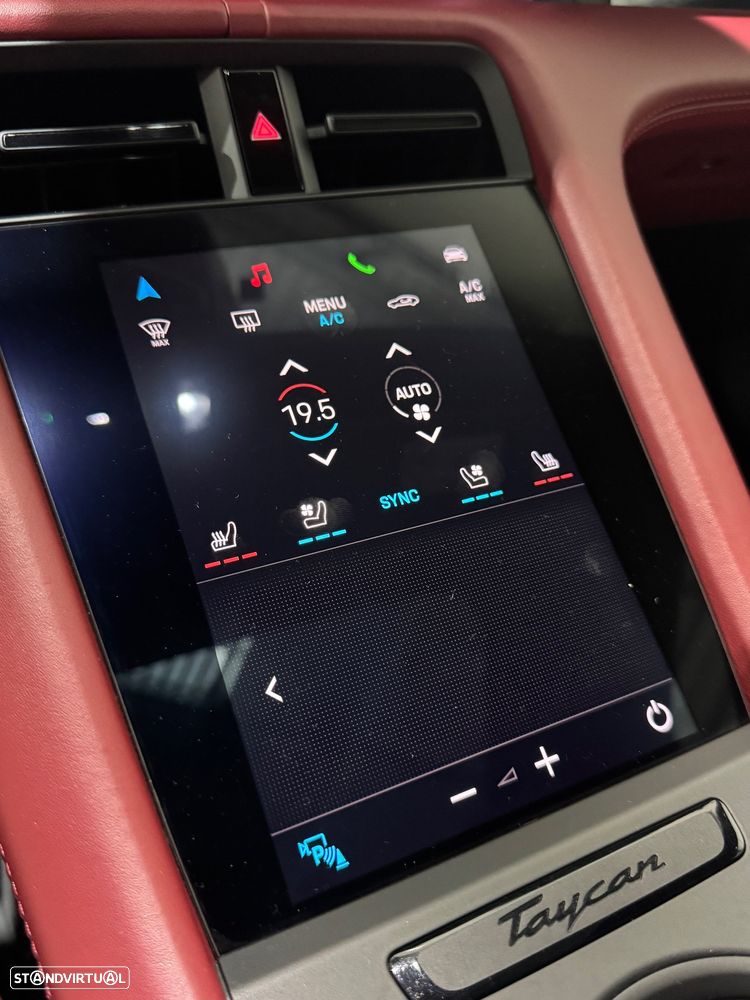 Porsche Taycan 4S - 43