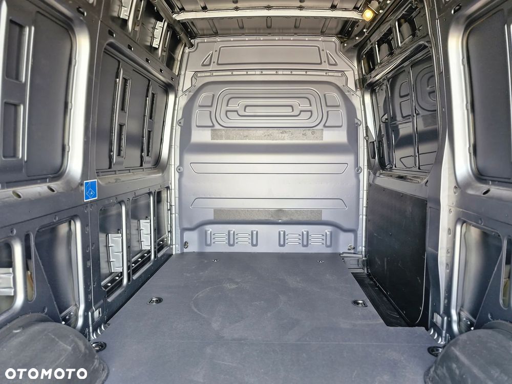 Mercedes-Benz Sprinter - 7