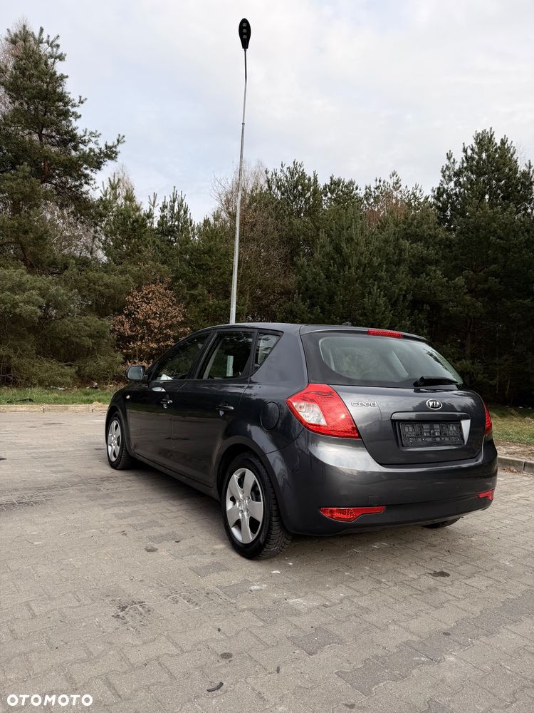 Kia Ceed 1.6 L - 20