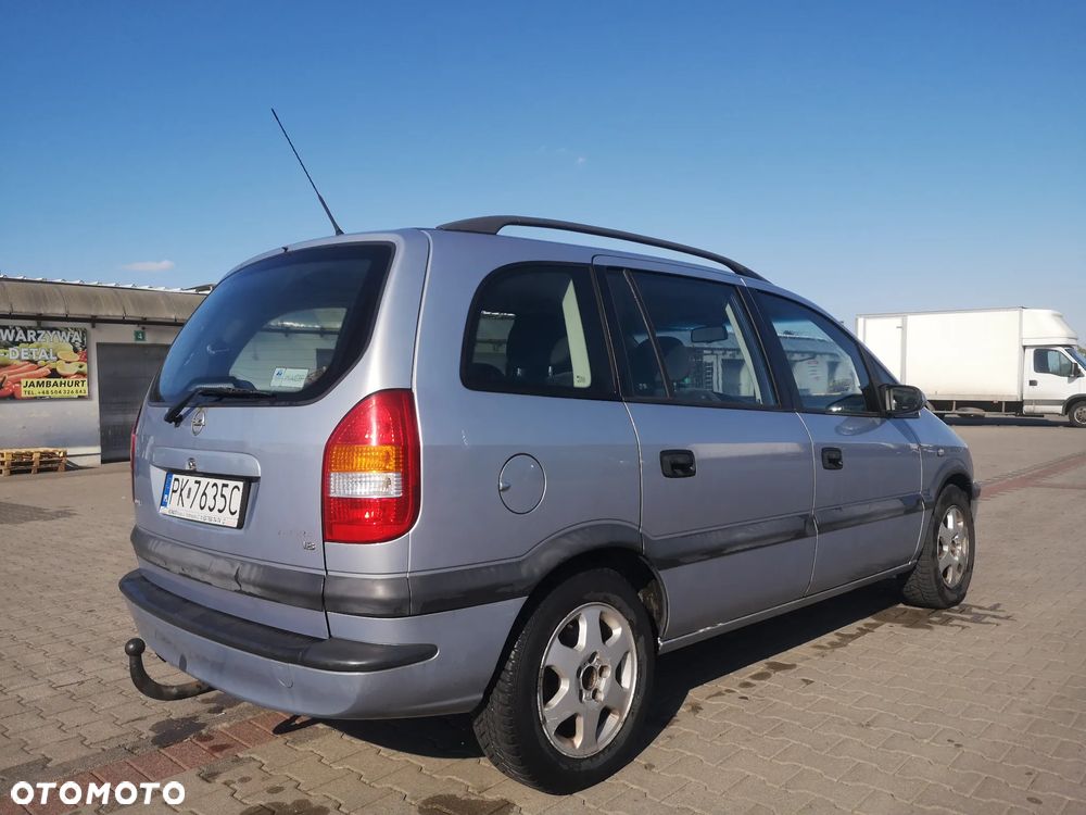Opel Zafira 1.8 16V - 4