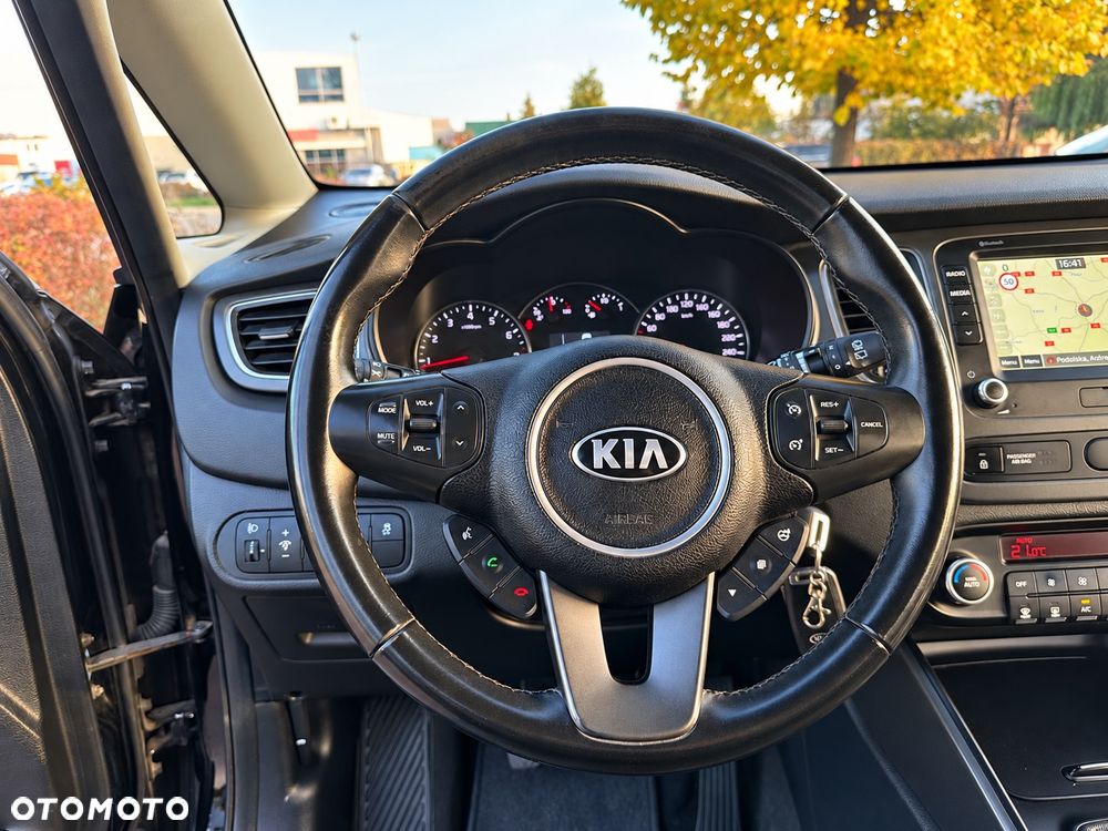 Kia Carens - 7