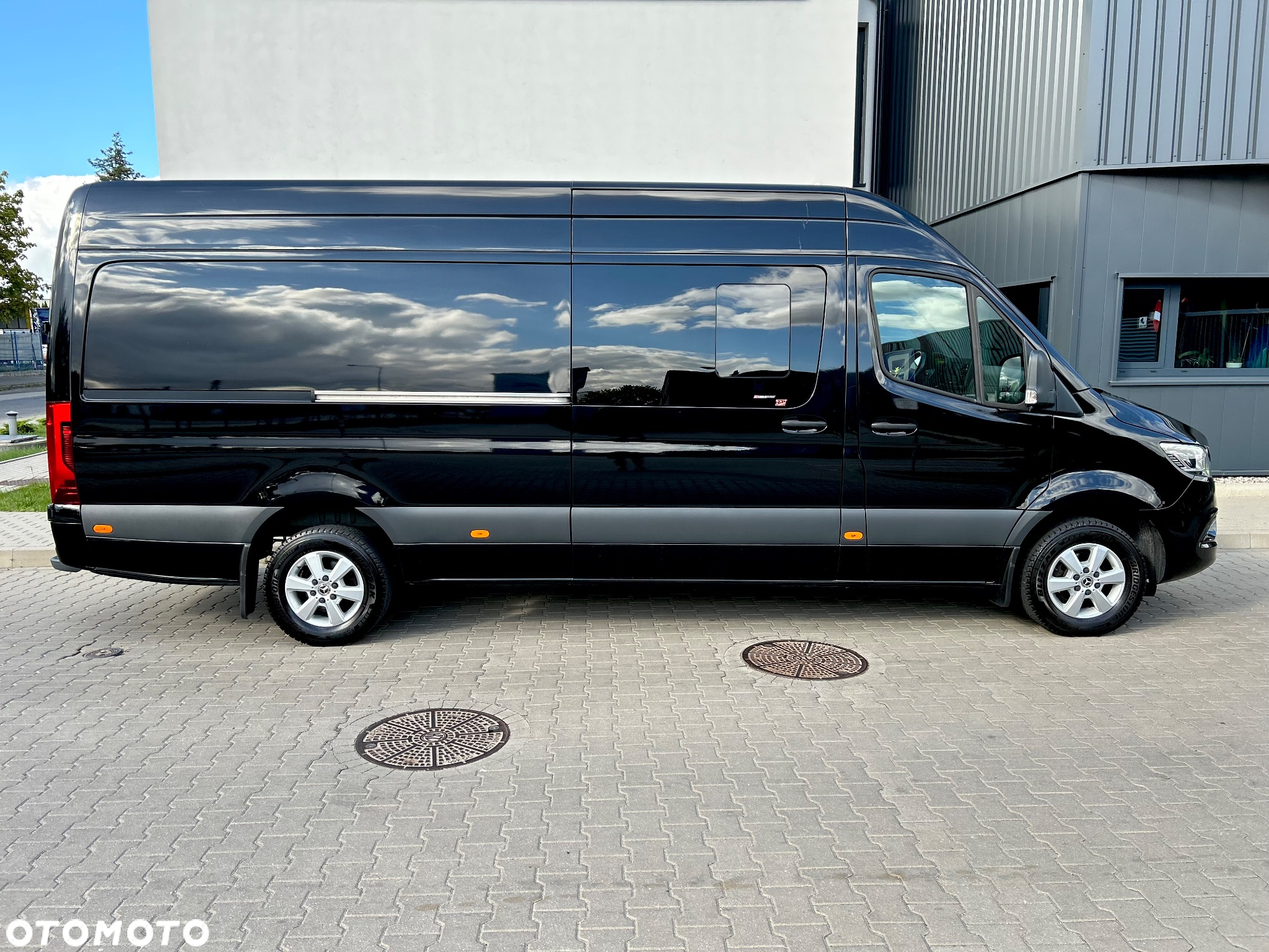 Mercedes-Benz Sprinter - 12