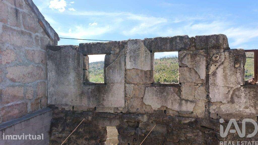 Moradia em gaveto em Seixo da Beira de 152 m2 - Grande imagem: 2/11
