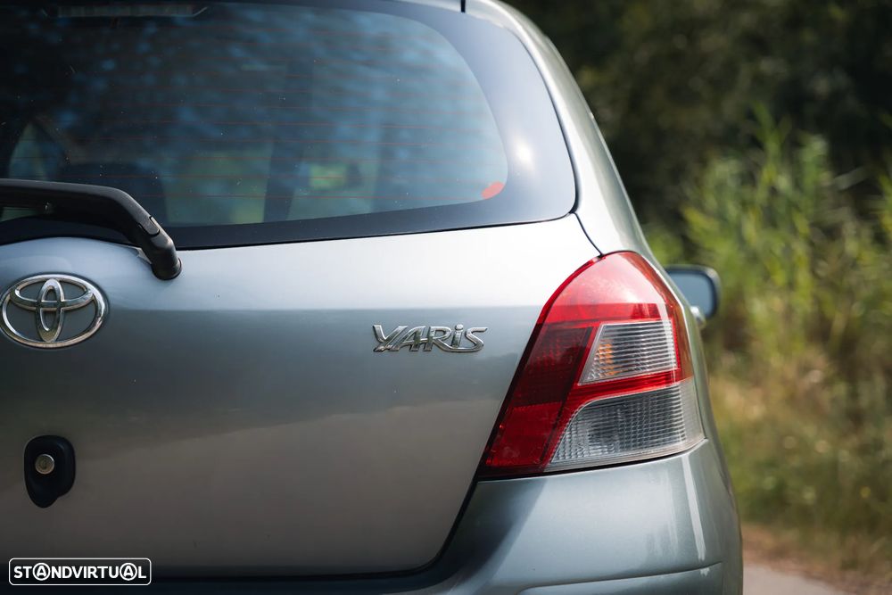 Toyota Yaris 1.4 D-4D Comfort+AC - 12