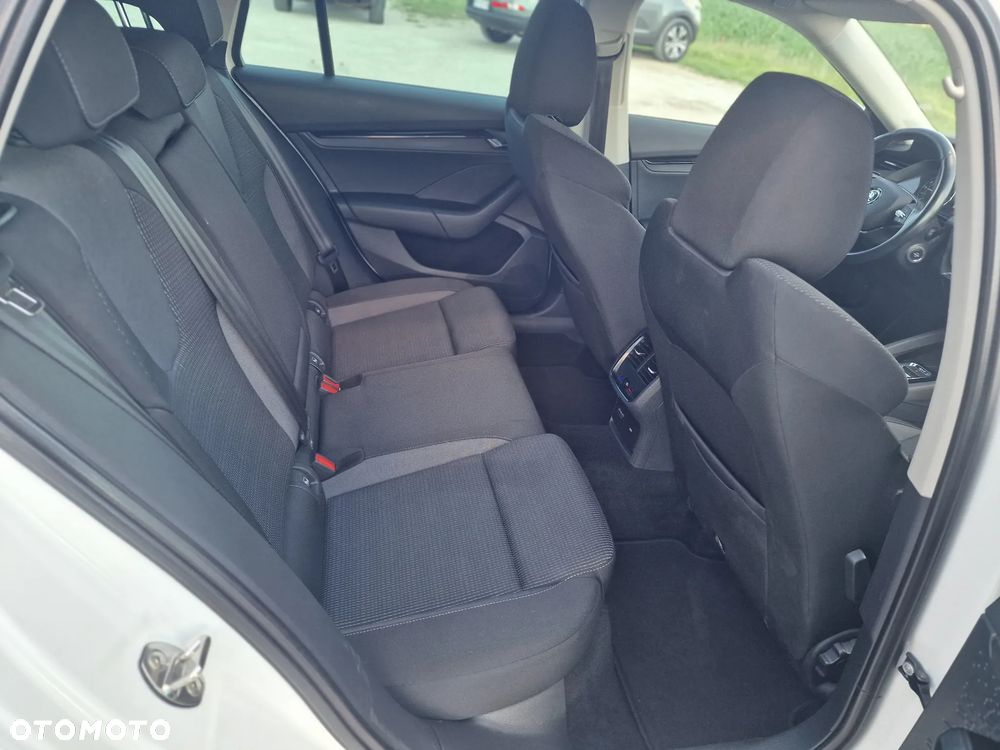 Skoda Octavia 2.0 TDI DSG 4x4 Ambition - 23