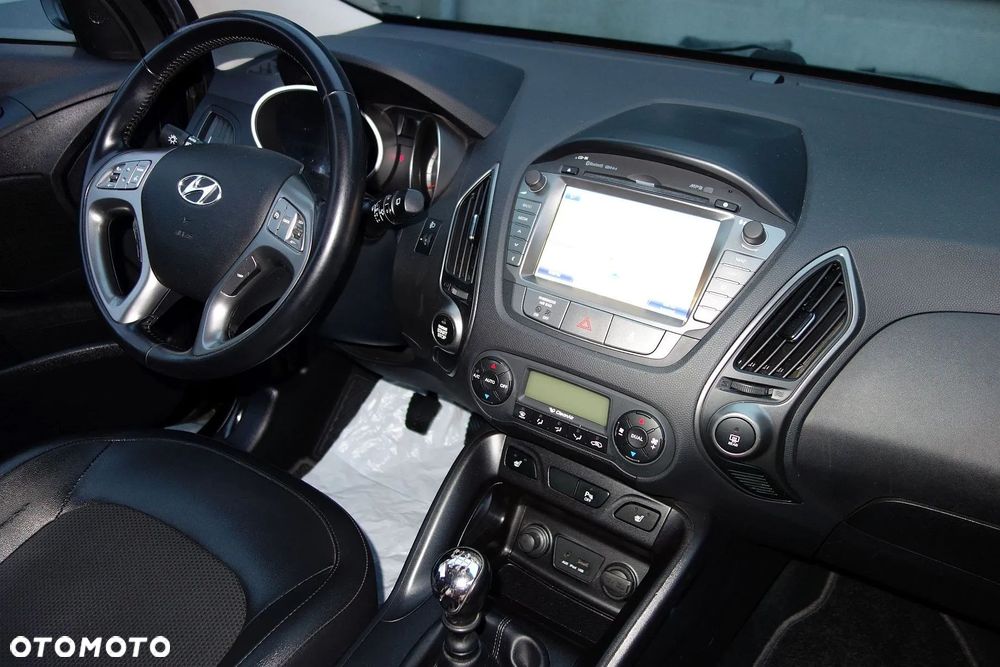 Hyundai ix35 1.6 2WD Fifa World Cup Edition - 36