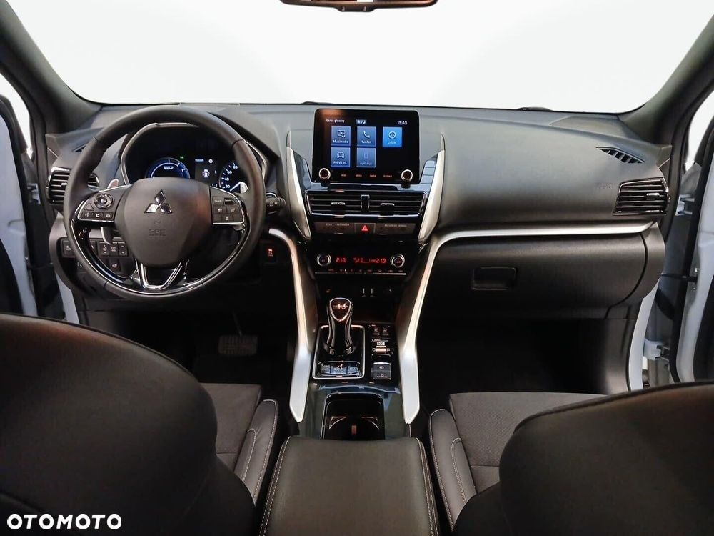 Mitsubishi Eclipse Cross - 13