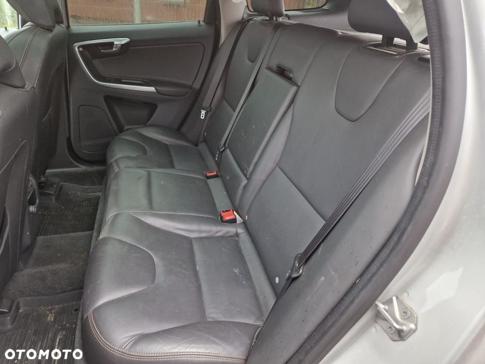 Volvo XC 60 D4 AWD Summum - 12