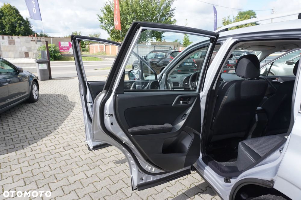 Subaru Forester 2.0X Exclusive - 23