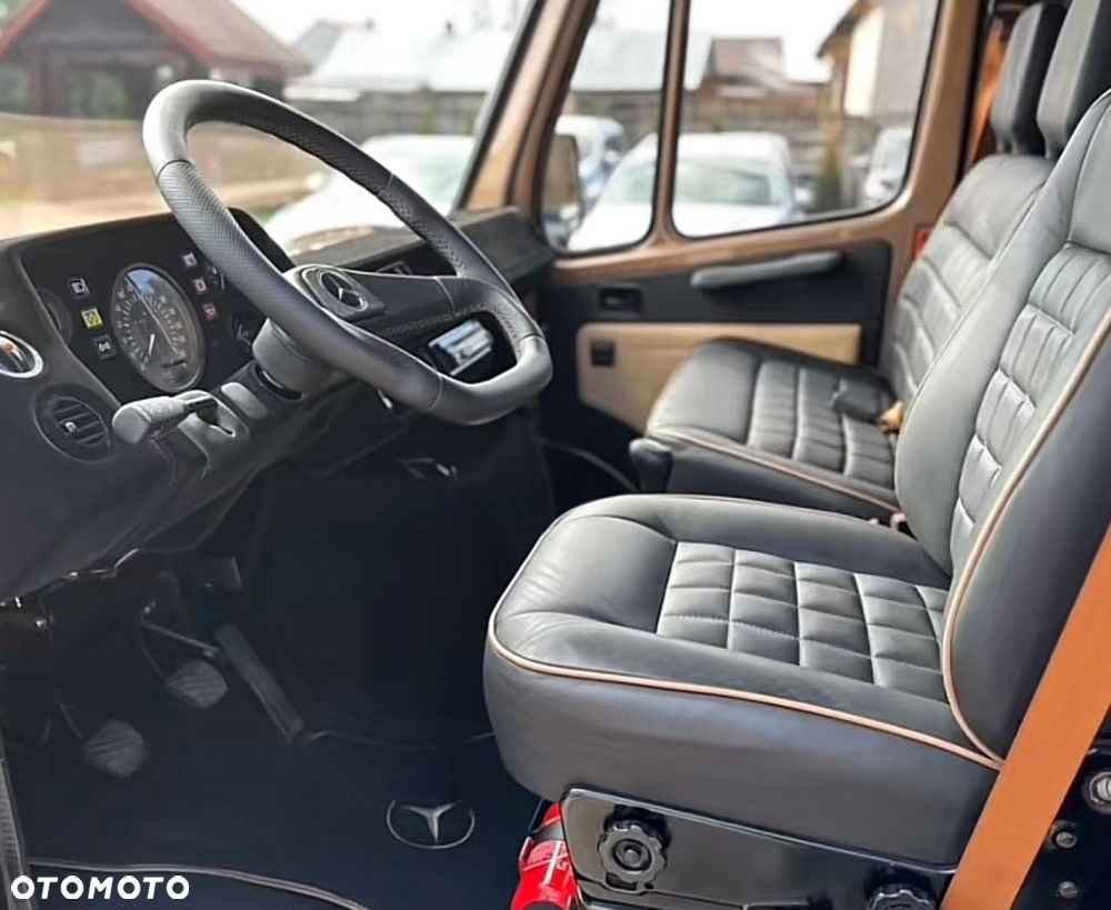 Mercedes-Benz 208D - 5