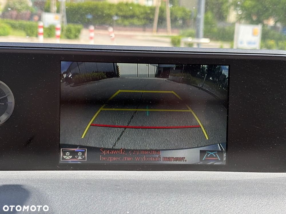 Lexus UX 250h GPF F Impression 2WD - 21
