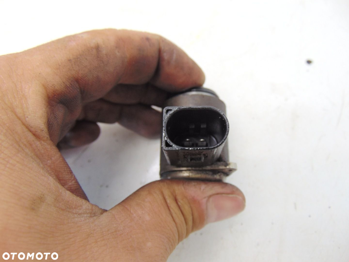 CZUJNIK PRZEKŁADNI MAGLOWNICY SERVOTRONIC AUDI A4 B8 A5 8T 0447-268 - 4