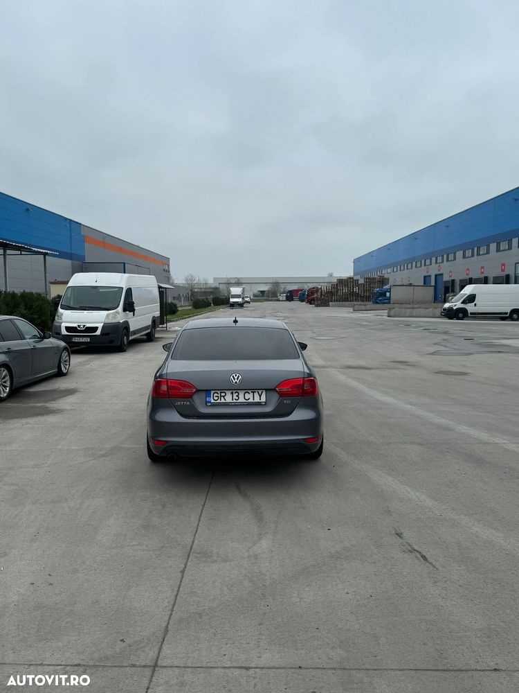 Volkswagen Jetta 1.6 TDI DPF Highline - 3