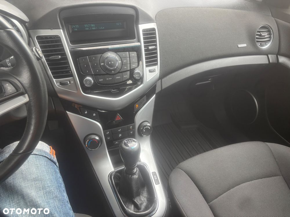 Chevrolet Cruze 1.6 LT - 14