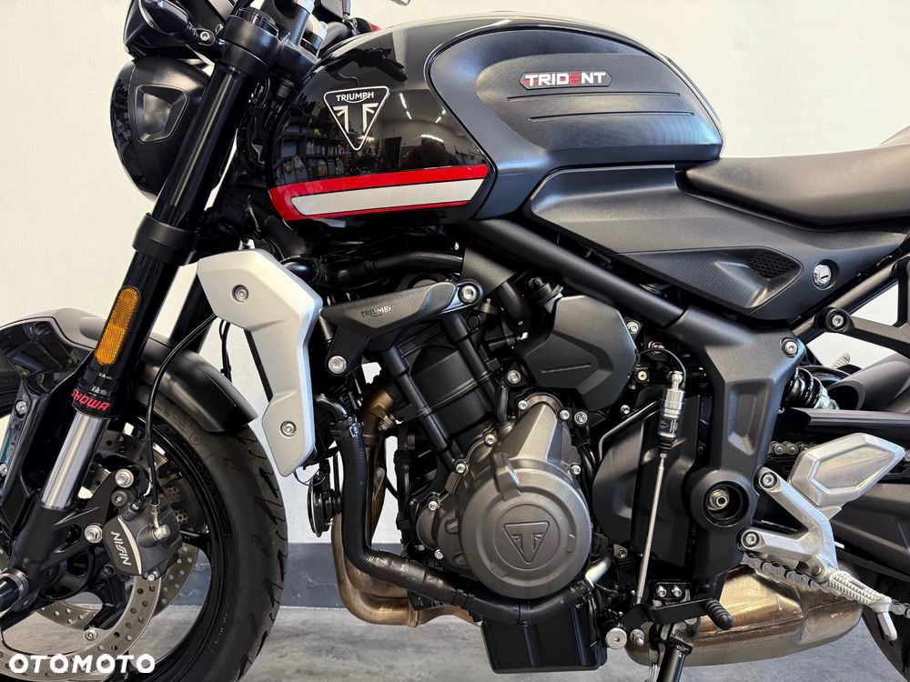 Triumph Trident - 16