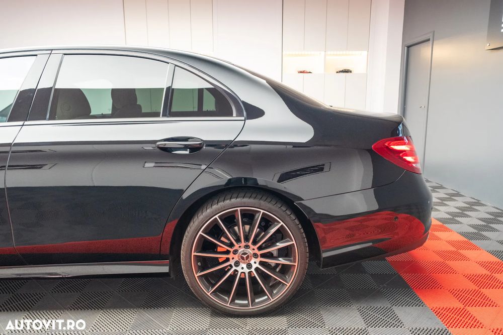 Mercedes-Benz E 220 d 4Matic 9G-TRONIC AMG Line - 13
