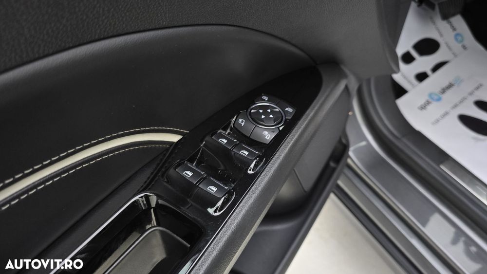 Ford Mondeo 2.0 HEV Vignale - 11