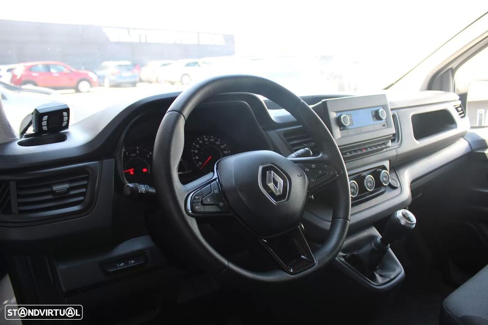 Renault trafic 2.0 blue dci c/frio - 16