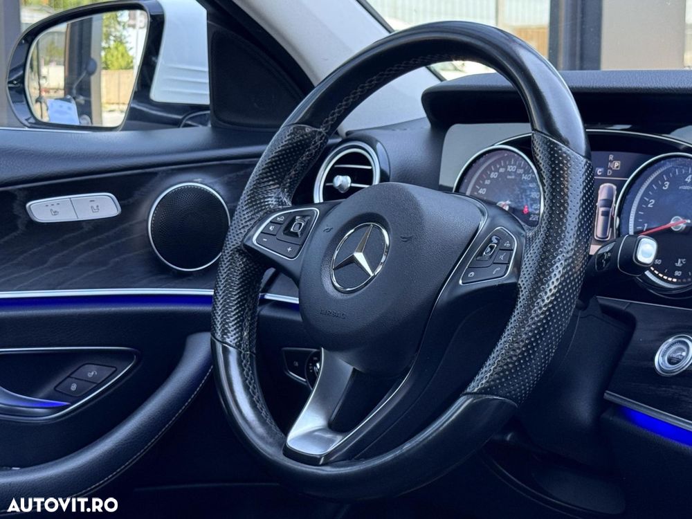 Mercedes-Benz E - 12