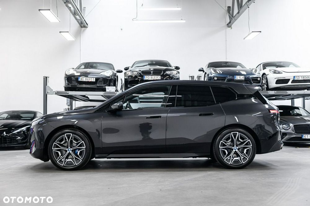 BMW iX - 7