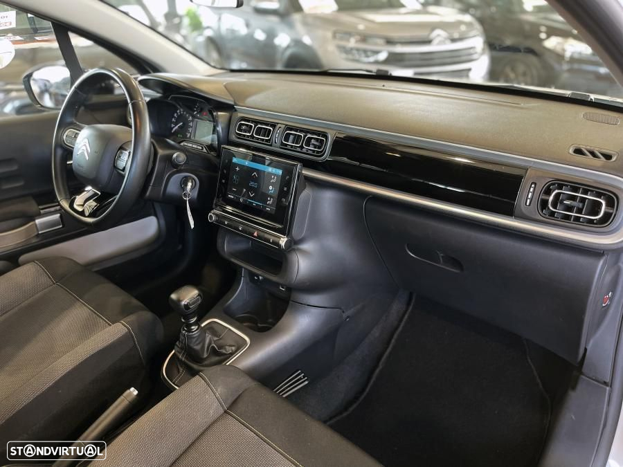 Citroën C3 1.2 PureTech Shine - 25