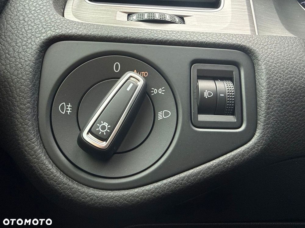 Volkswagen Golf 1.4 TSI BMT Comfortline - 11