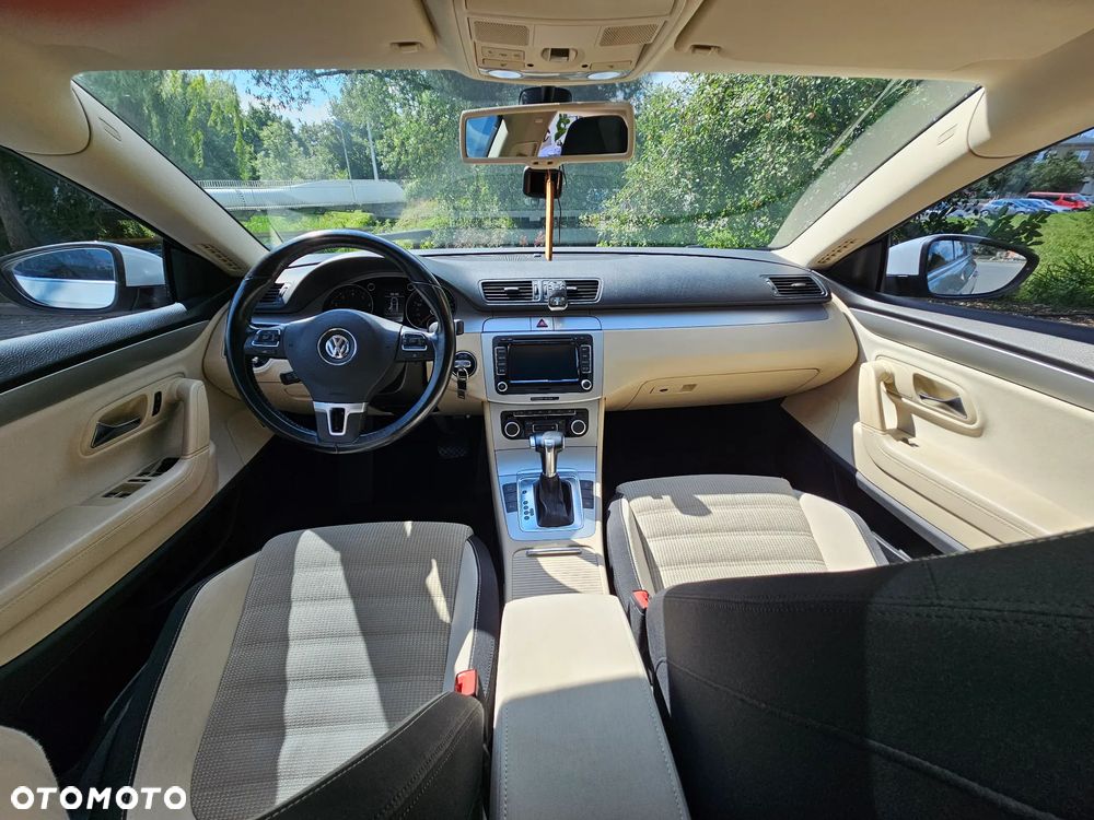 Volkswagen Passat CC - 11