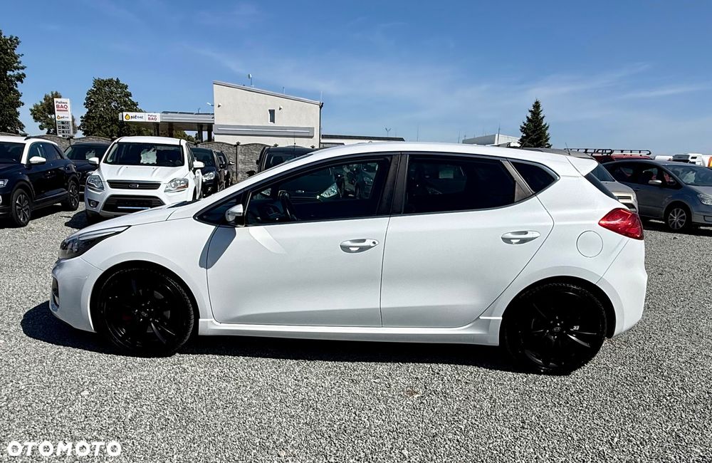 Kia Ceed 1.6 T-GDI GT - 3