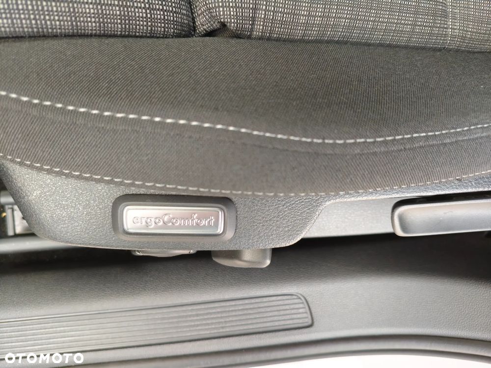 Volkswagen Passat - 11