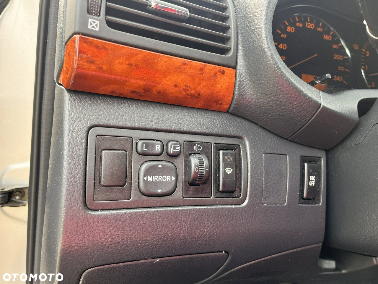 Toyota Avensis - 28