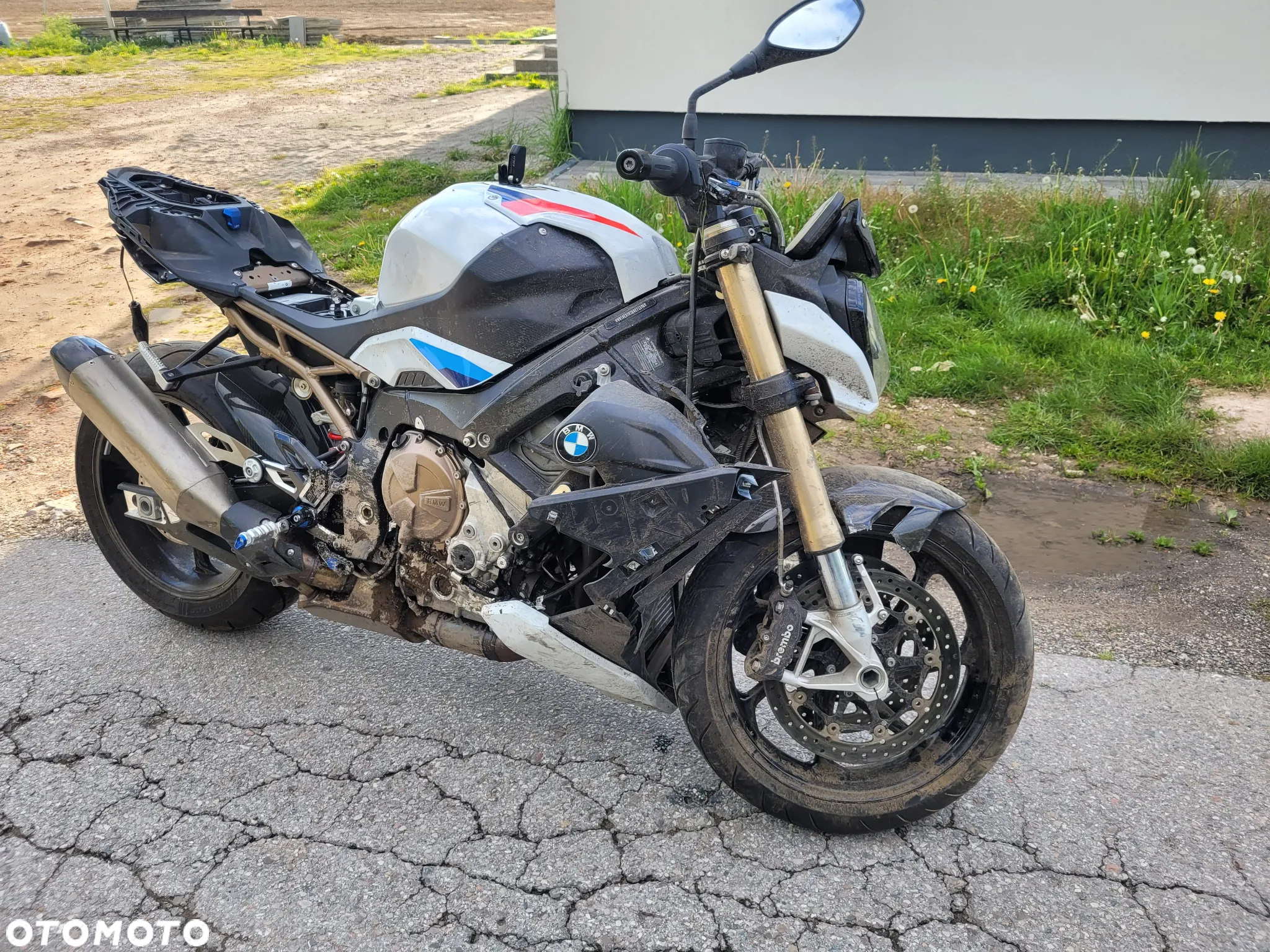 BMW S - 9