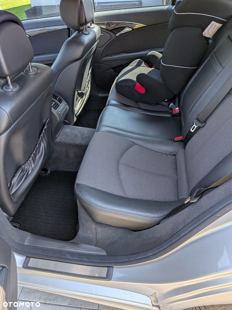 Mercedes-Benz Klasa E 320 CDI 4-Matic T Avantgarde - 16