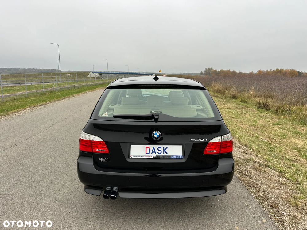 BMW Seria 5 523i Touring - 4