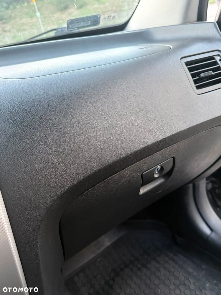 Hyundai Tucson 2.0 2WD GLS Navi - 28