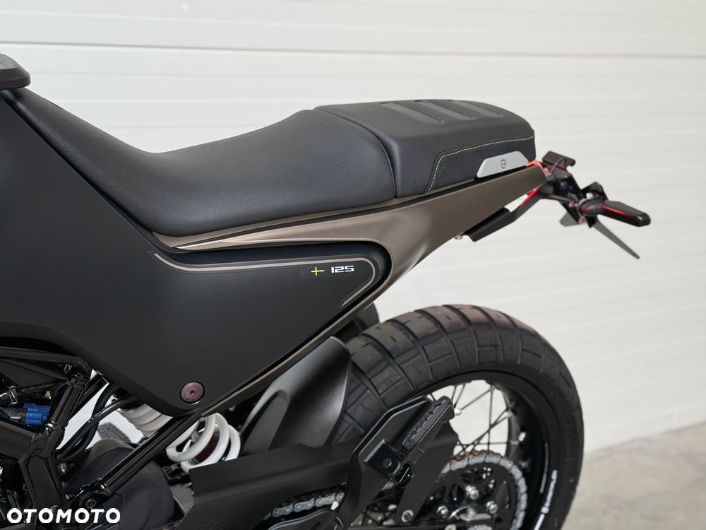 Husqvarna Svartpilen - 37