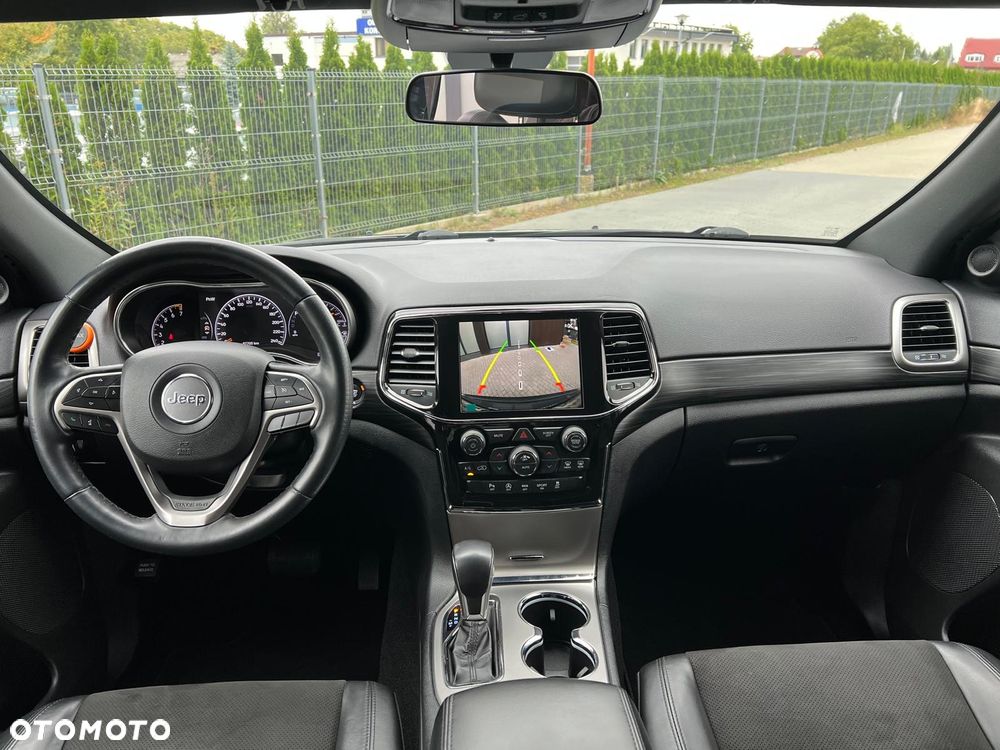 Jeep Grand Cherokee - 22