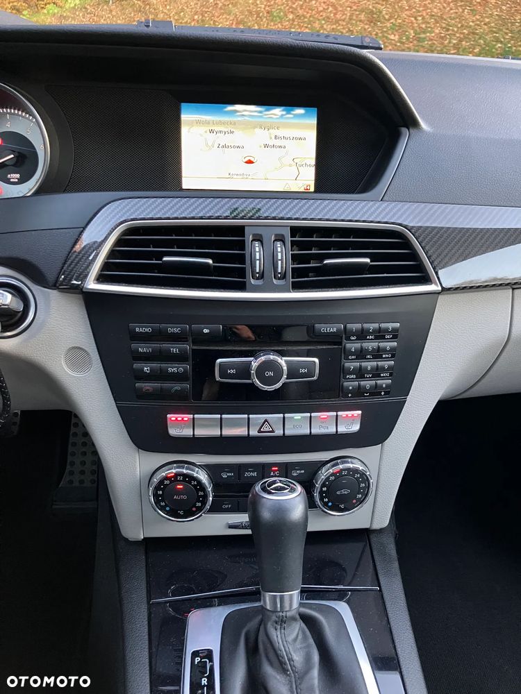 Mercedes-Benz Klasa C 350 T (BlueEFFICIENCY) 7G-TRONIC Avantgarde - 37