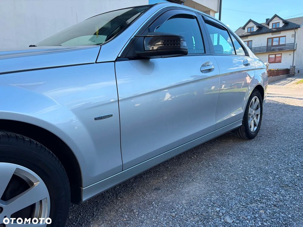 Mercedes-Benz Klasa C 180 Kompressor BlueEFFICIENCY - 21