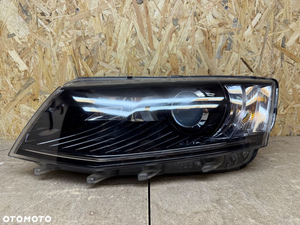 LAMPA LEWA XENON LED SKODA OCTAVIA III 5E1941015B