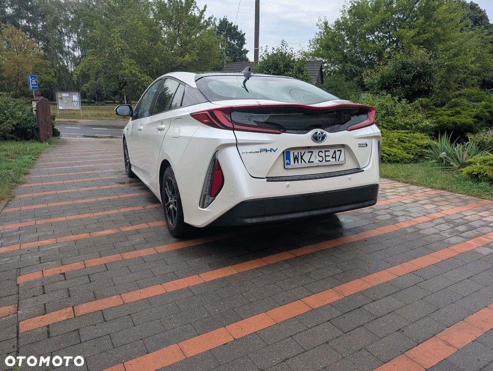 Toyota Prius Hybrid Solar - 5