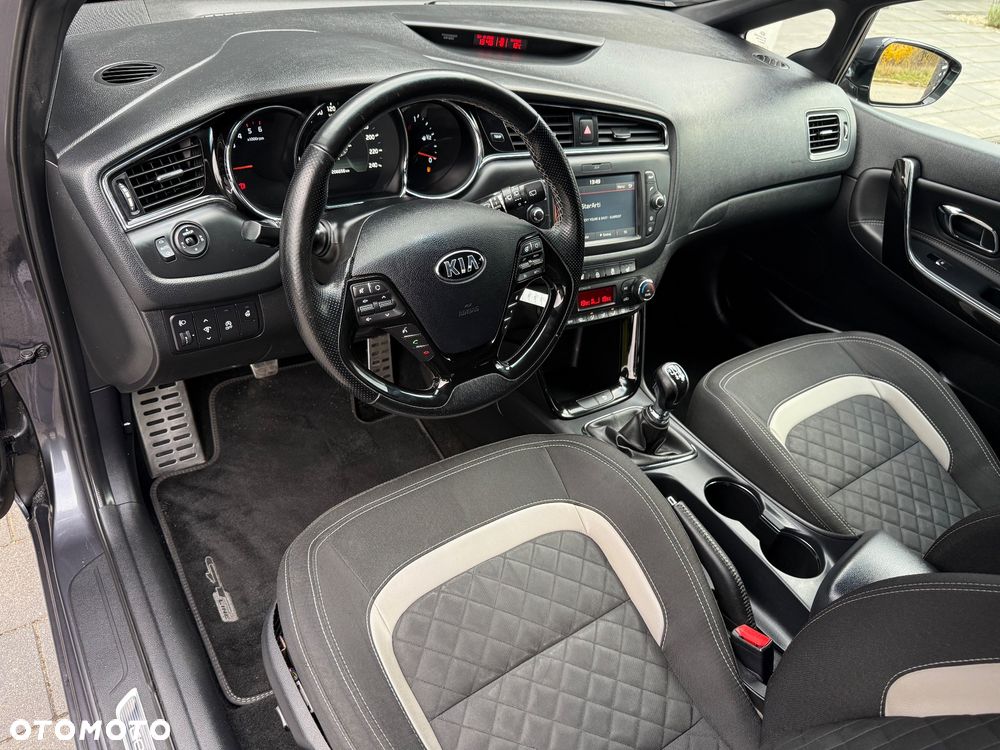 Kia Ceed 1.6 CRDi 136 ISG GT Line - 17