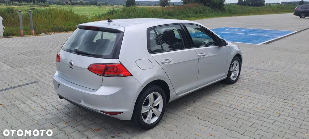 Volkswagen Golf - 5