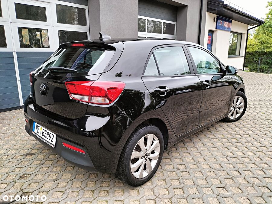 Kia Rio - 8