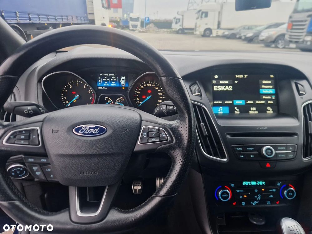 Ford Focus 1.5 EcoBoost ST-Line - 14