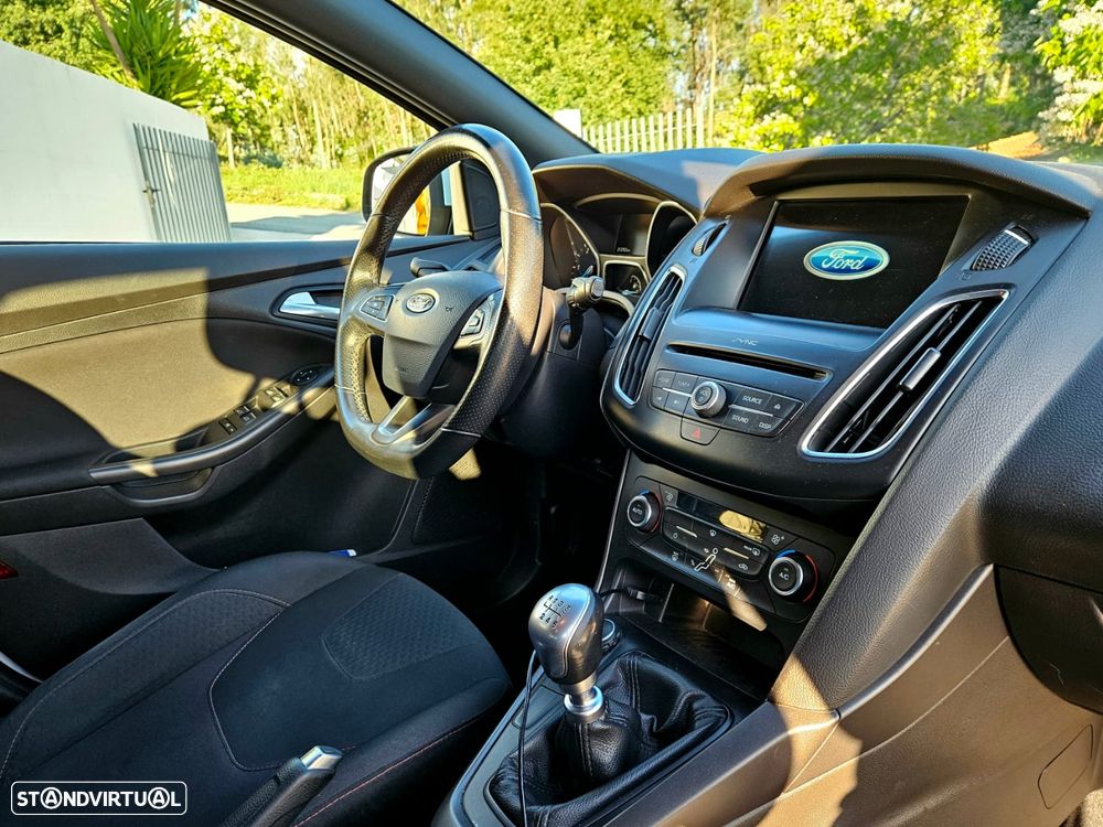 Ford Focus SW 1.5 TDCi ST-Line - 12