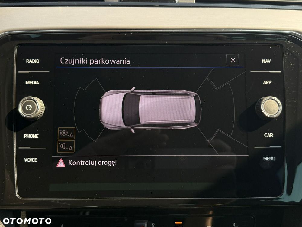 Volkswagen Passat 2.0 TDI Elegance DSG - 23