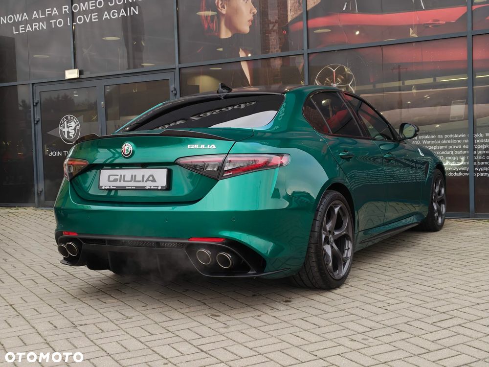 Alfa Romeo Giulia 2.9 V6 Bi-Turbo AT8 Quadrifoglio - 8
