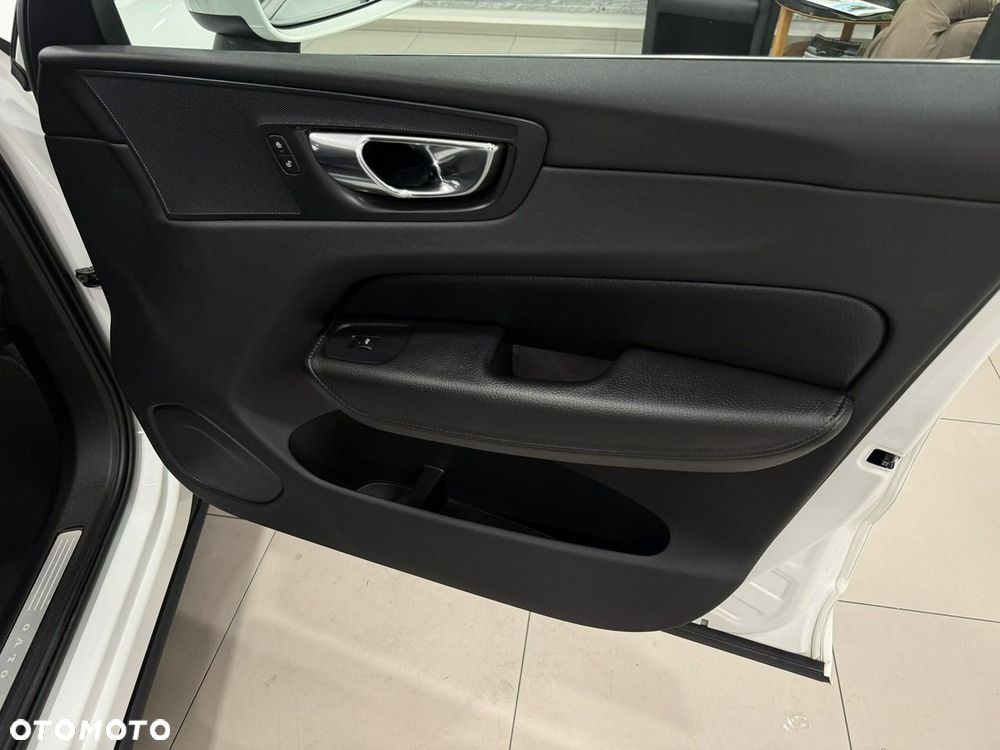 Volvo XC 60 D4 AWD Geartronic Inscription - 24